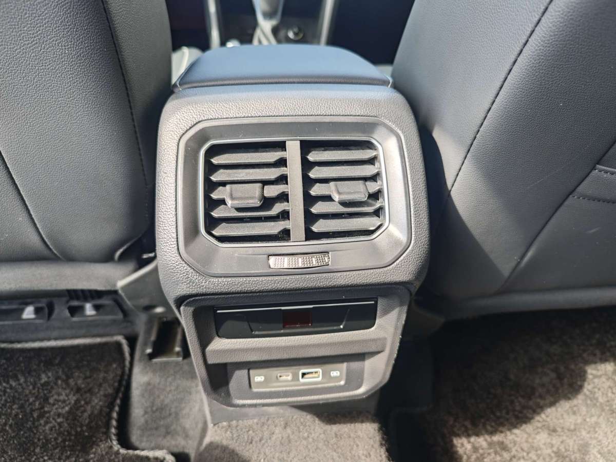 Volkswagen Tiguan L 2021 image de voiture #9