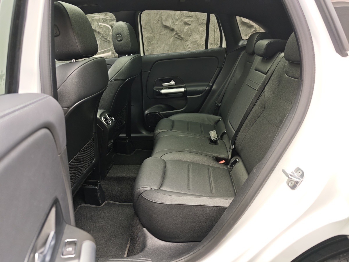 Mercedes-Benz 2024 car image #9