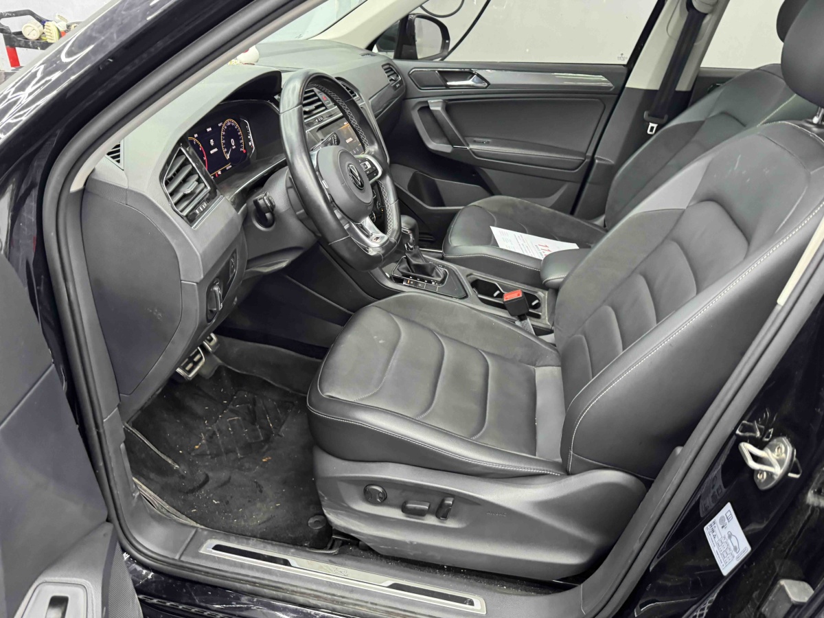 Volkswagen Tiguan L 2021 immagine di auto #9