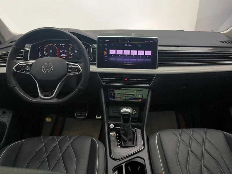 Volkswagen Tiguan L 2021 car image #9