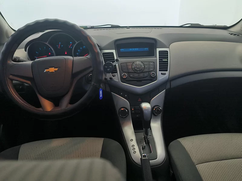 Chevrolet Cruze 2010 car image #9