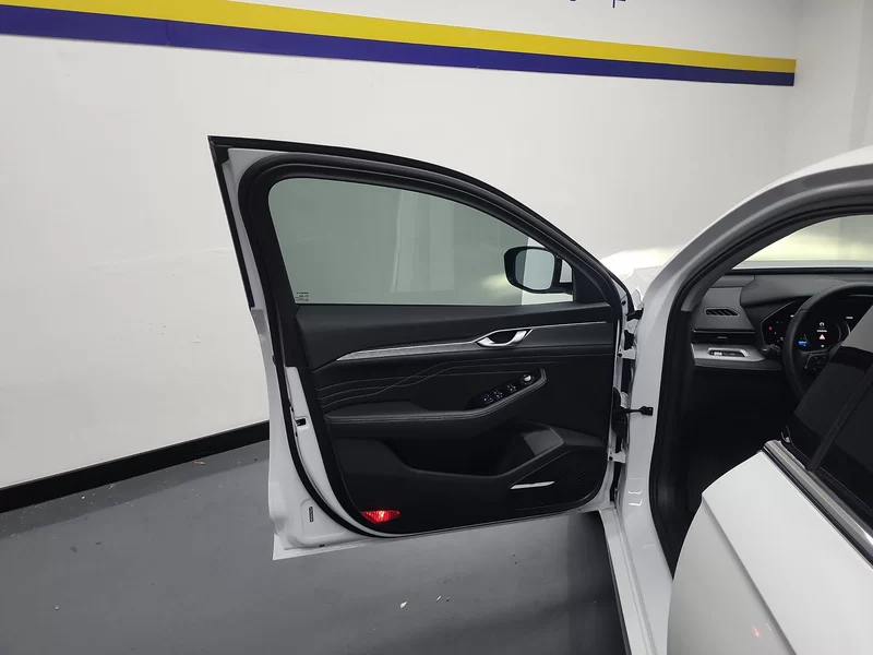 GEELY PrefaceL 2022 car image #9