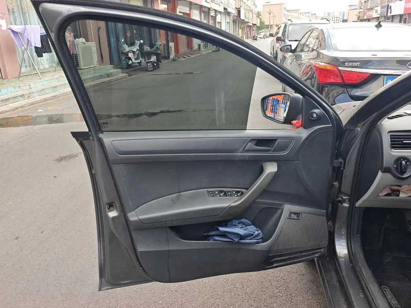 Skoda Rapid 2017 imagen de coche #9