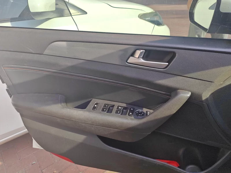 Hyundai Sonata 2017 car image #9