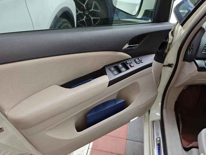 BYD e6 2016 #9 BYD e6 2016 car image #9