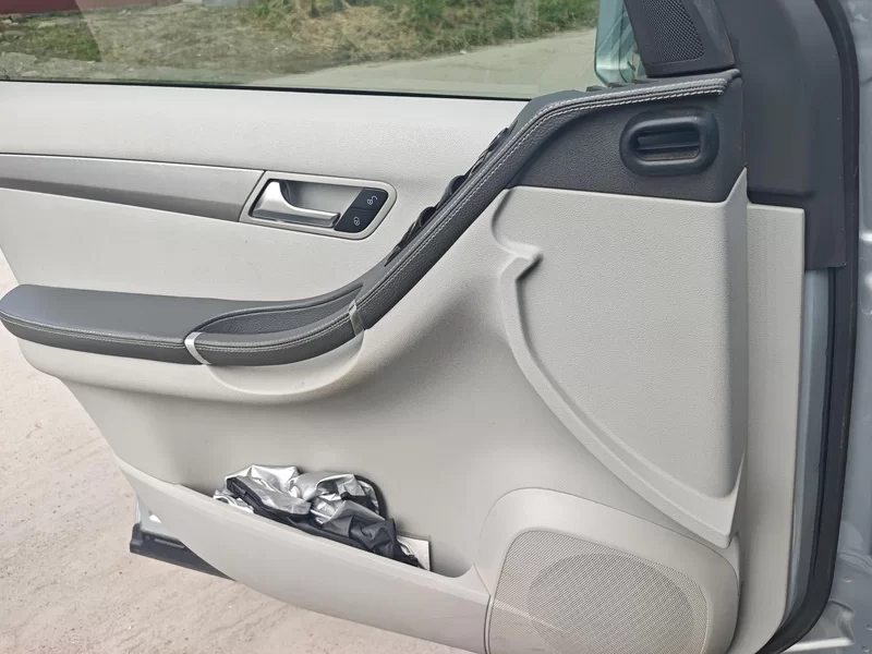 Mercedes-Benz R Class 2013 car image #9