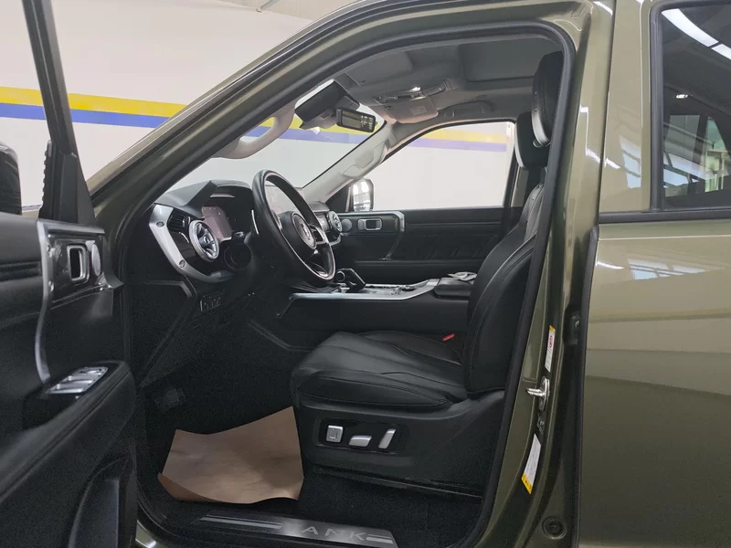 Tank 400 2024 car image #9