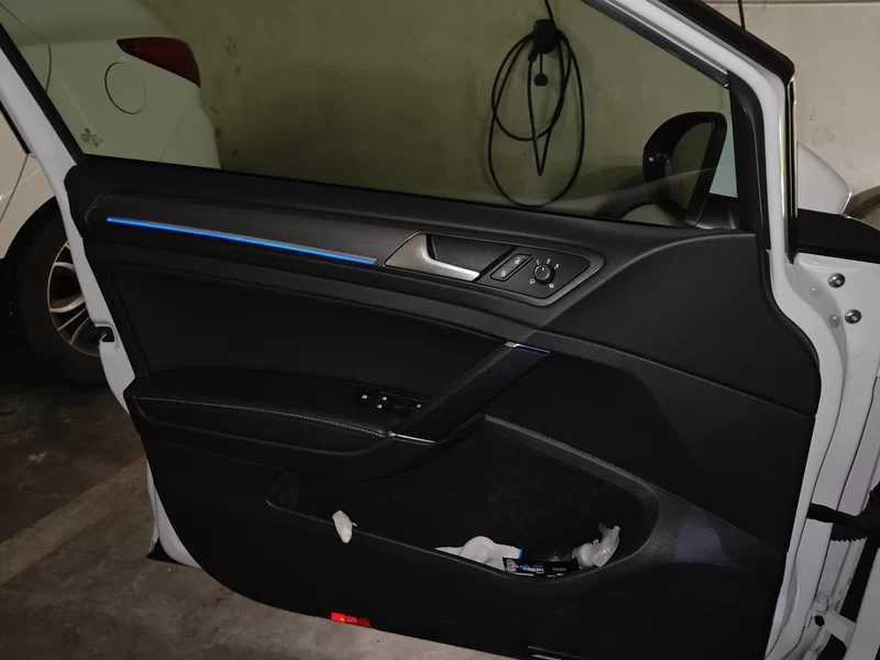 Volkswagen Golf Pure Electric 2018 car image #9