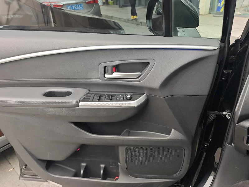 Toyota Sienna 2023 image de voiture #9