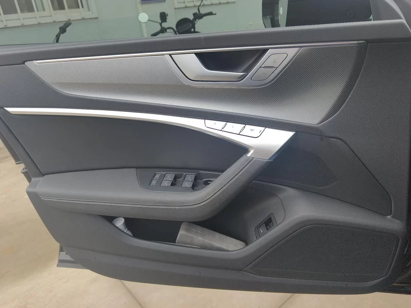 Audi A7L 2024 car image #9