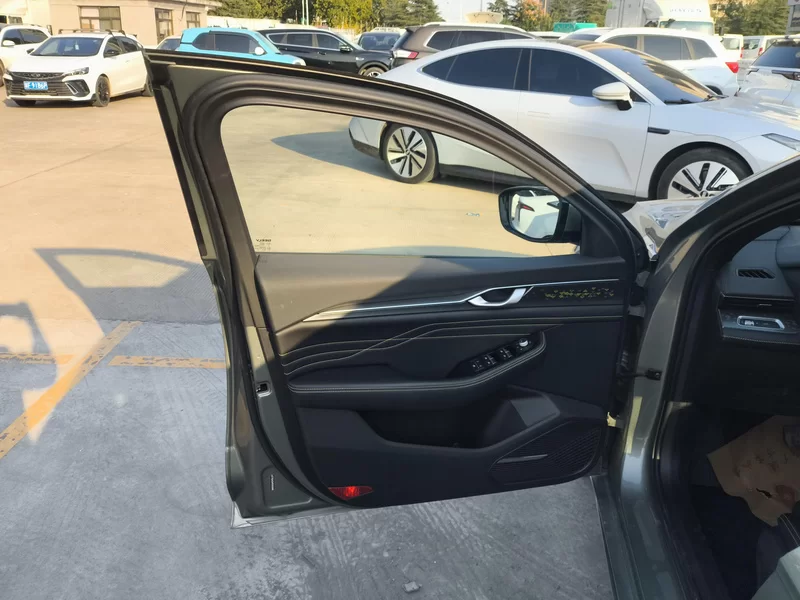 GEELY PrefaceL 2023 car image #9