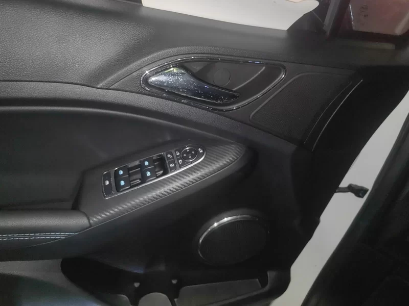 BYD Yuan New Energy 2018 car image #9