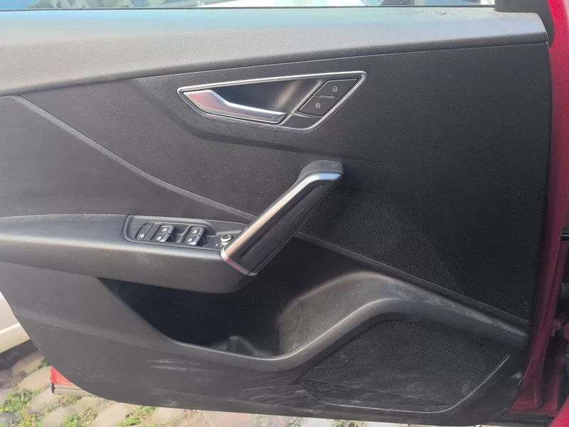 Audi Q2L 2019 car image #9