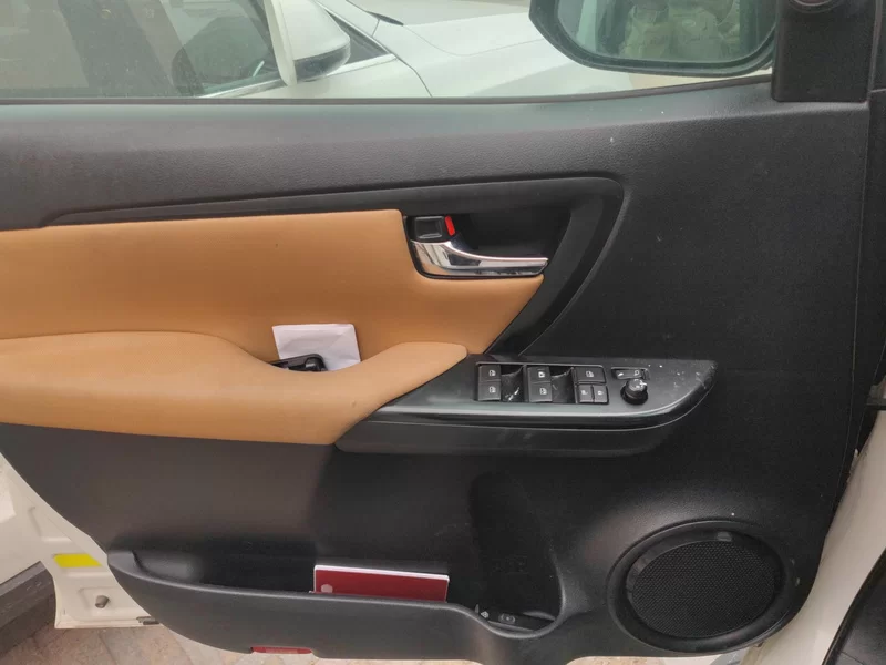 Toyota Fortuner 2018 car image #9