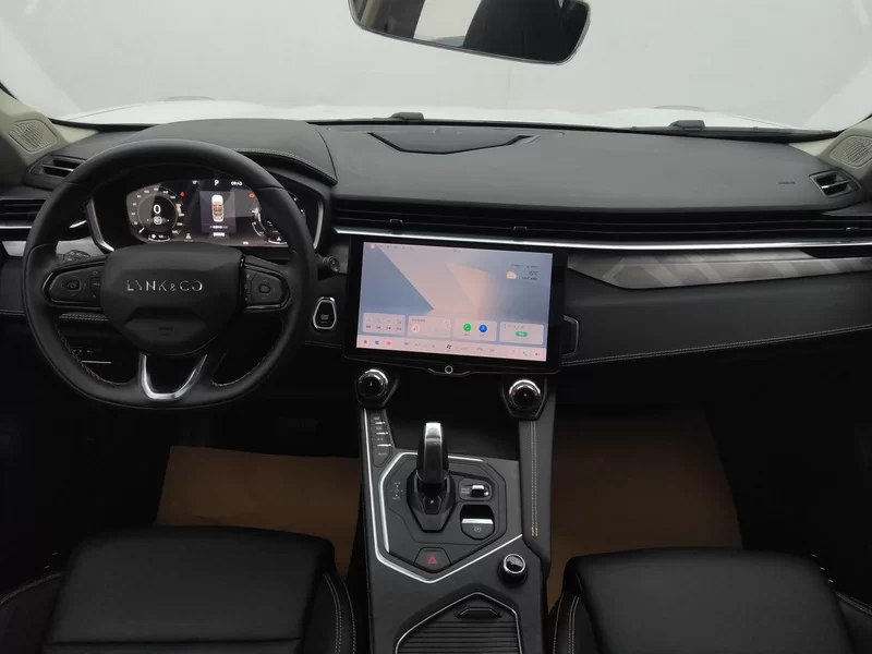 Lynk & Co 01 2024 car image #9
