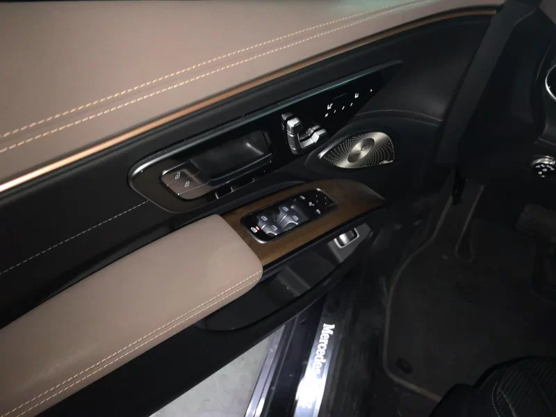 Mercedes-Benz EQS Class 2024 car image #9