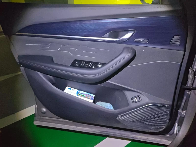 GEELY Monjaro MHEV 2024 car image #9