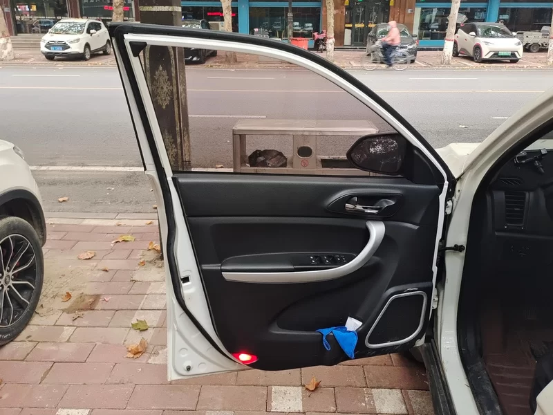 Changan CS35 2015 car image #9