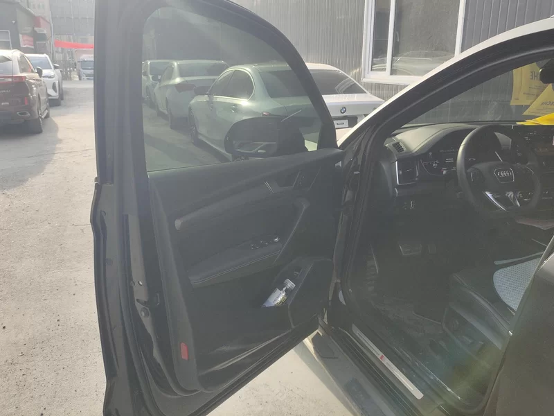 Audi Q5L Sportback 2023 car image #9