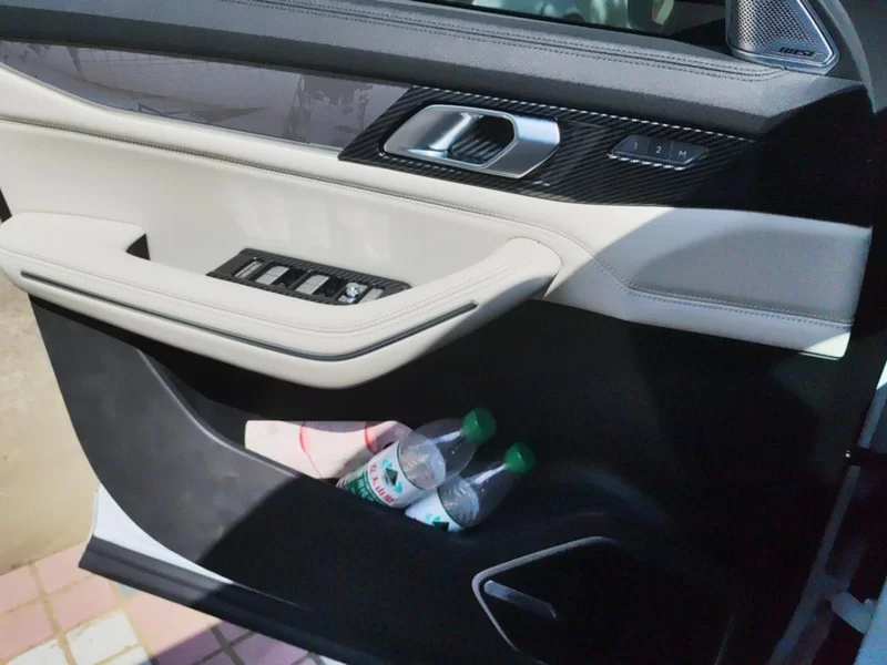 Lynk & Co 09 EM-P 2022 car image #9