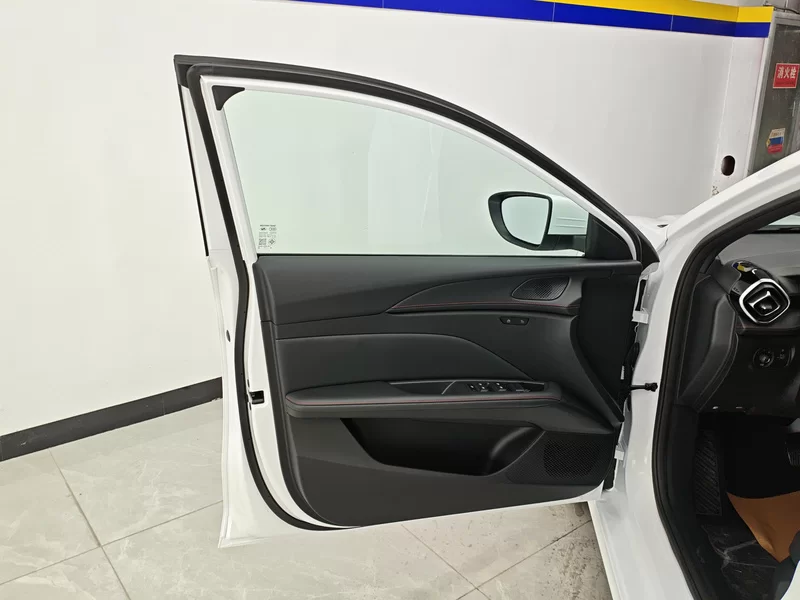 5 2025 car image #9