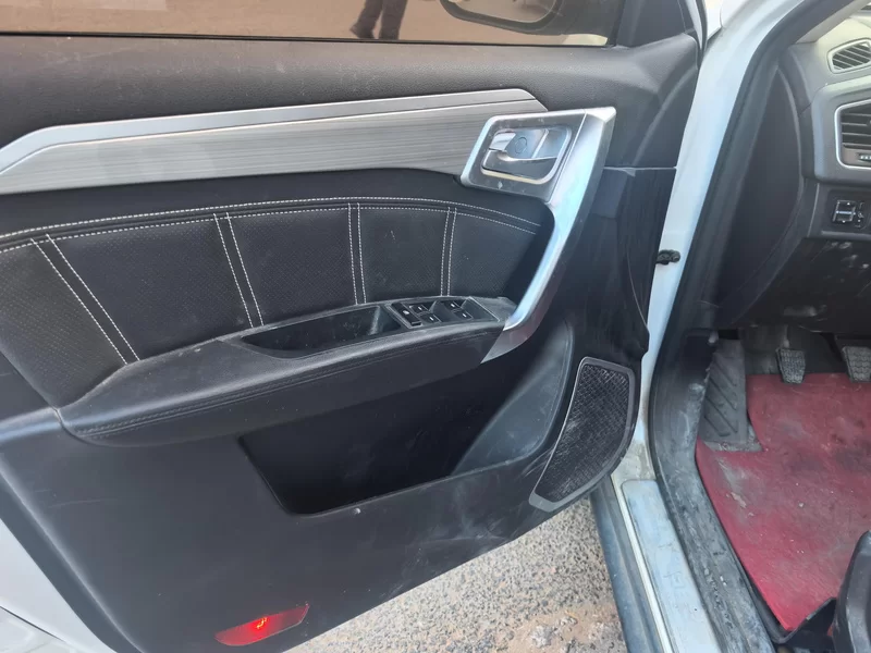 GEELY Vision X6 2017 immagine di auto #9