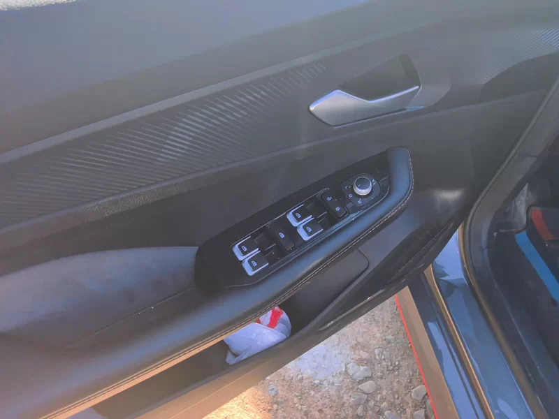 GEELY Binray 2022 car image #9
