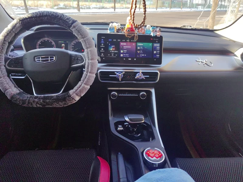 GEELY Coolray 2022 immagine di auto #9