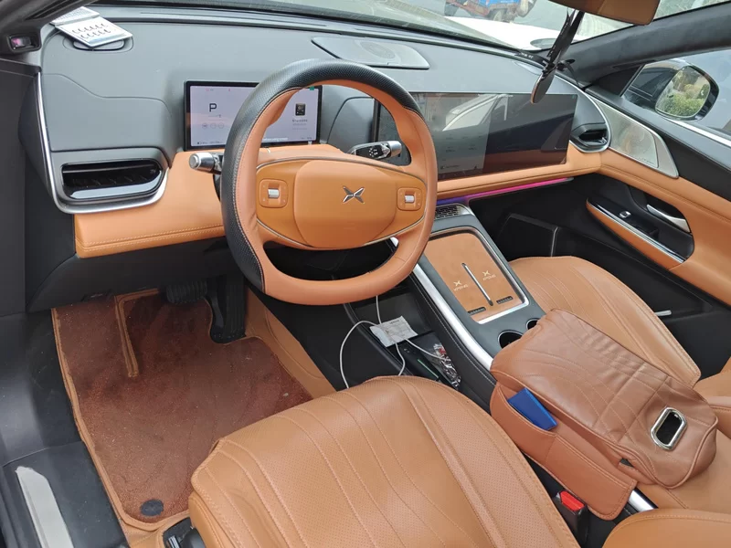 Xpeng G9 2025 immagine di auto #9