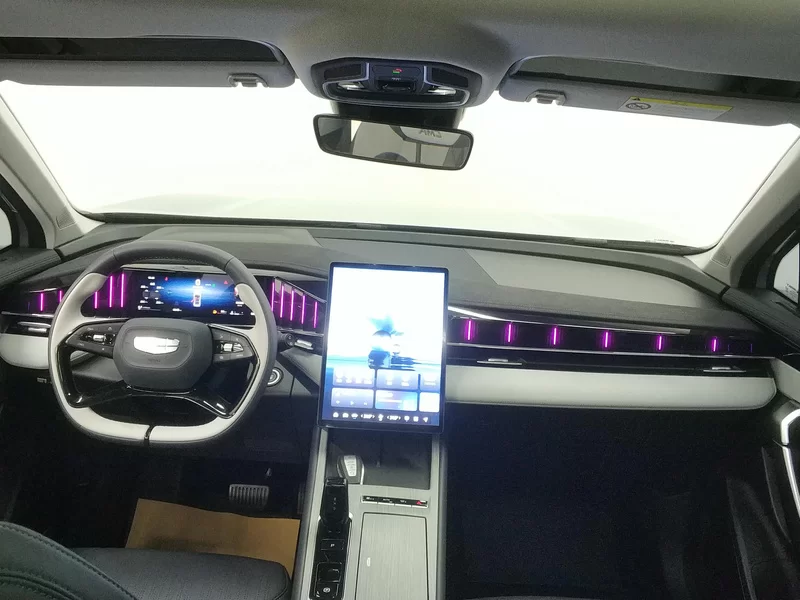 GEELY Boyue L 2025 car image #9