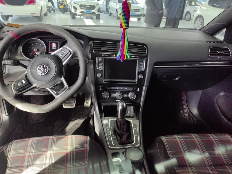 Volkswagen GolfGTI 2017 #9 Volkswagen GolfGTI 2017 car image #9