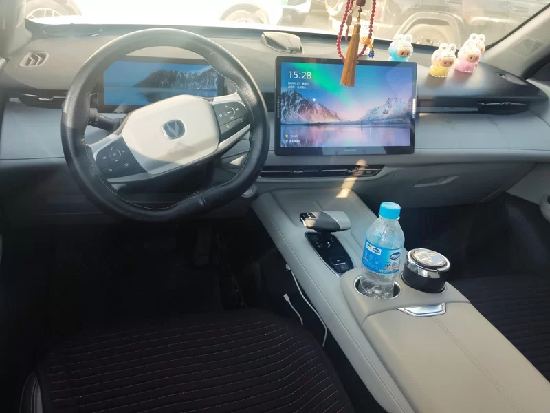 Changan UNI-Z PHEV 2024 car image #9