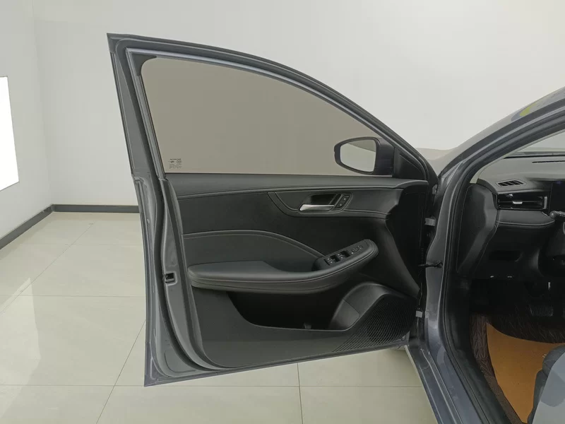 Roewe i5 2025 #9 Roewe i5 2025 car image #9