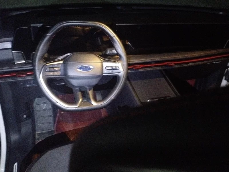 Ford Edge 2023 صورة سيارة #9