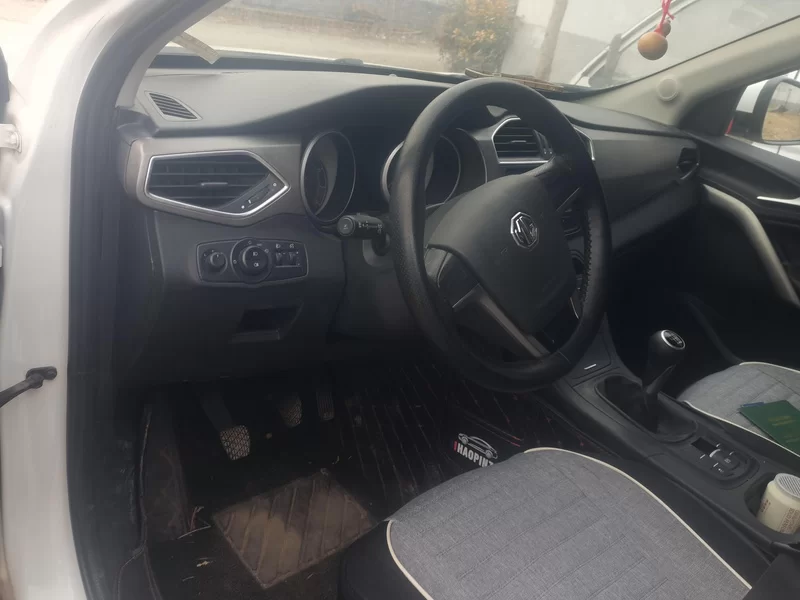 MG GS 2015 car image #9