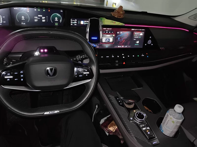 Changan UNI-K iDD 2023 car image #9