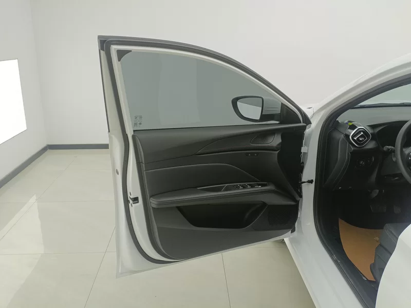 5 2024 immagine di auto #9