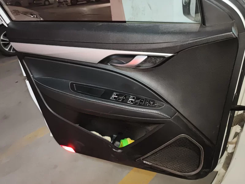 GEELY Emgrand 2018 car image #9