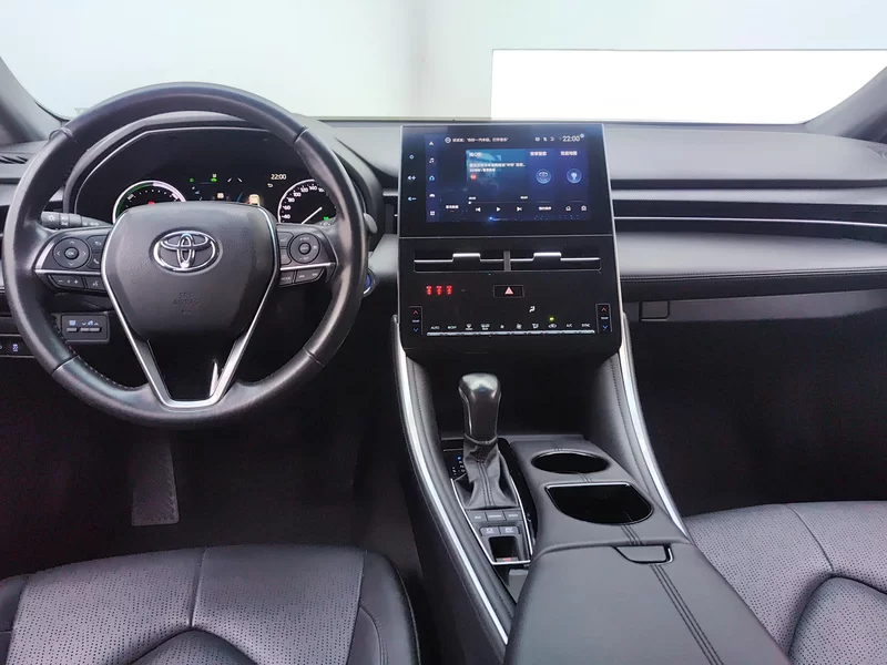 Toyota Avalon 2023 car image #9