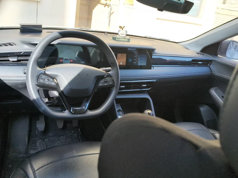 Roewe i5 2023 car image #9