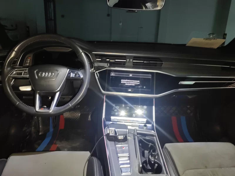 Audi A6L 2020 car image #9