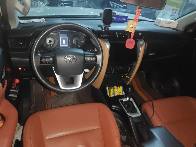 Toyota Fortuner 2018 #9 Toyota Fortuner 2018 car image #9