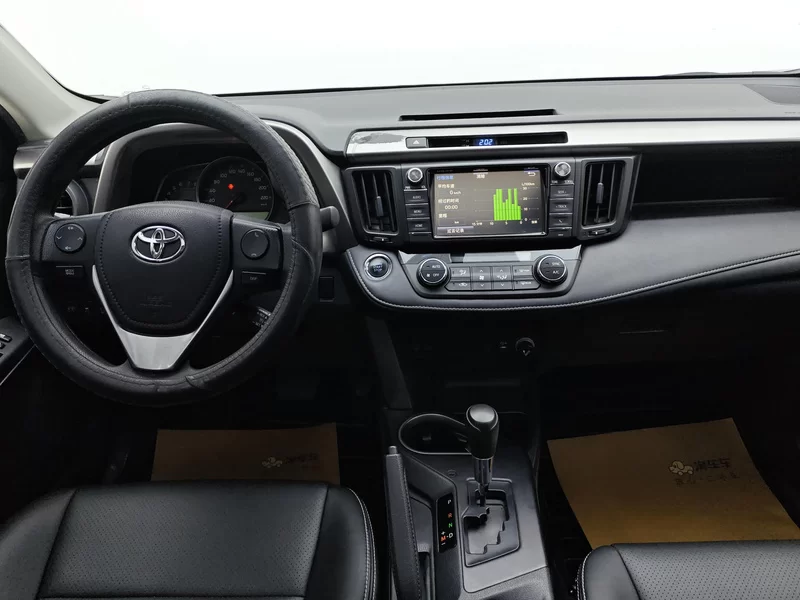 Toyota RAV4 2017 car image #9