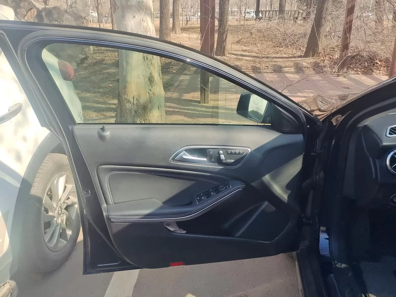 Mercedes-Benz GLA Class 2016 car image #9