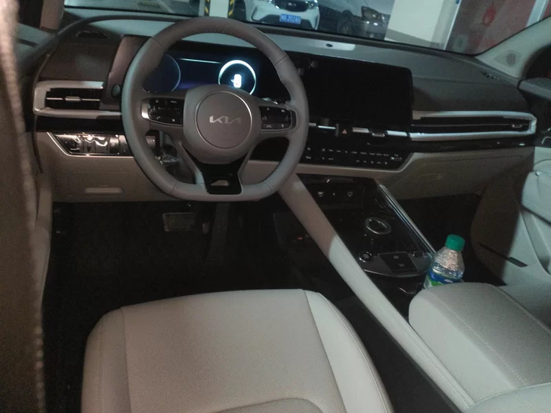 起亚 狮铂拓界 2025 汽车图片 #9