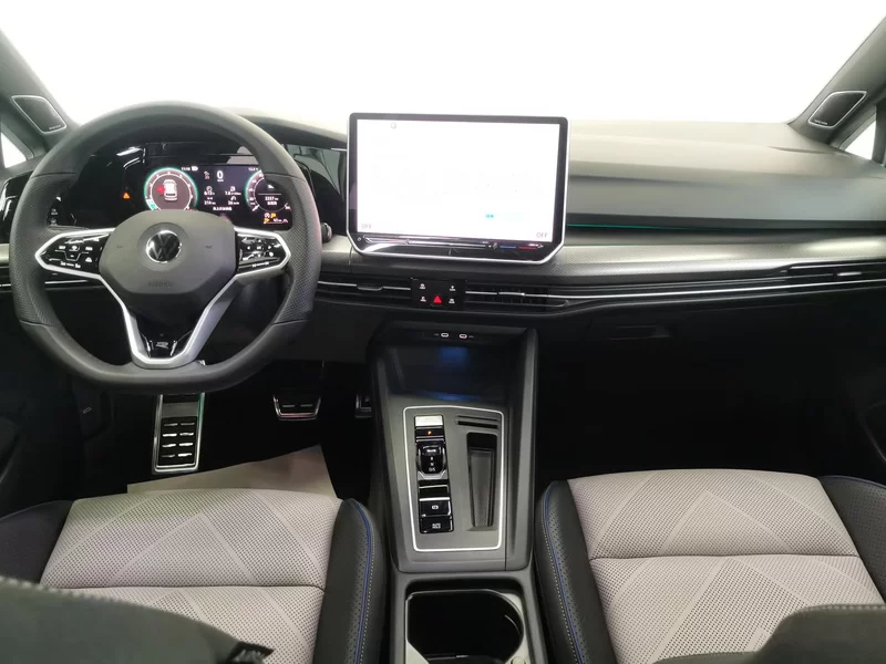 Volkswagen Golf 2024 car image #9
