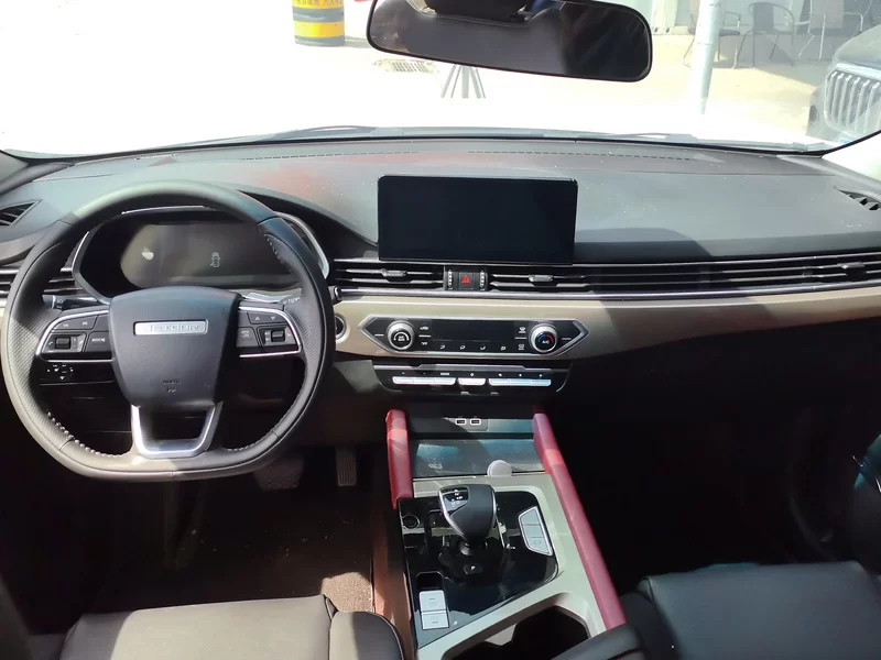 X70 2023 car image #9