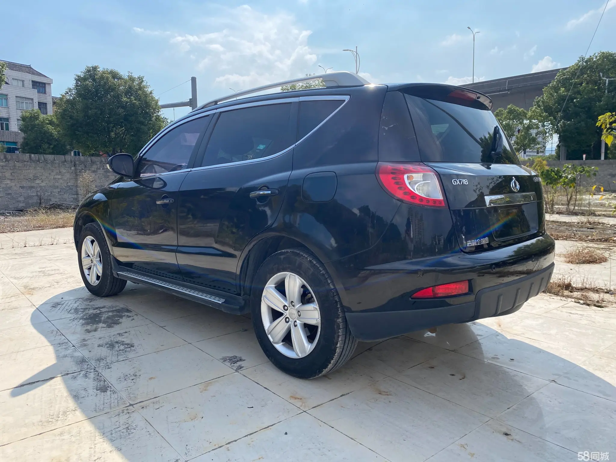 GEELY GX7 2013 car image #9