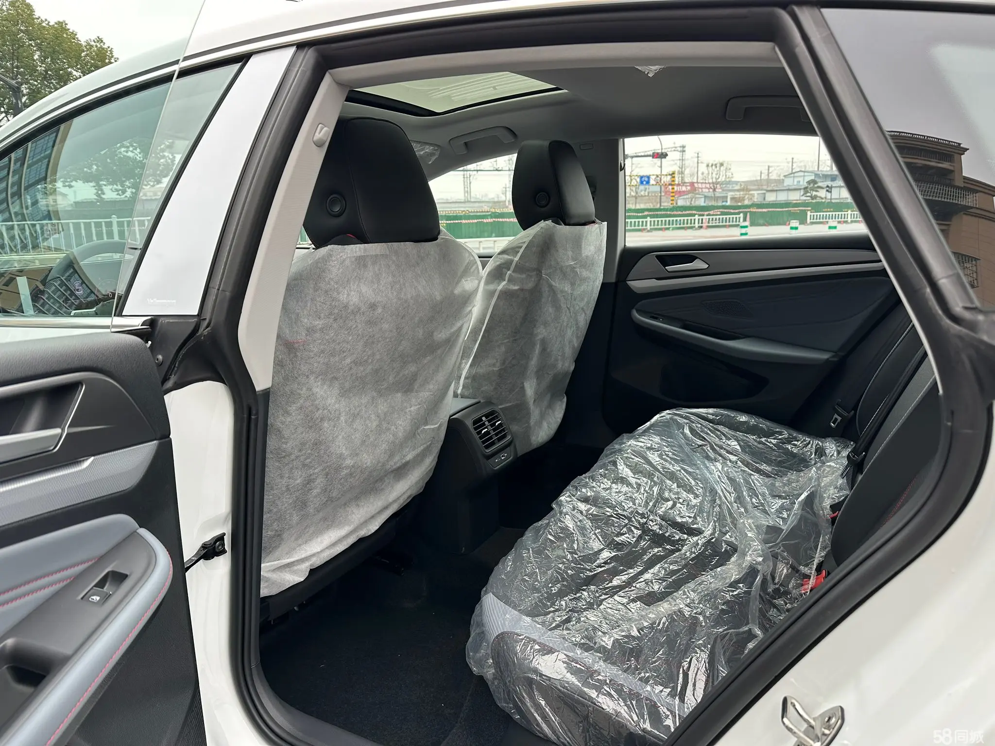 Volkswagen Lamando 2025 car image #9