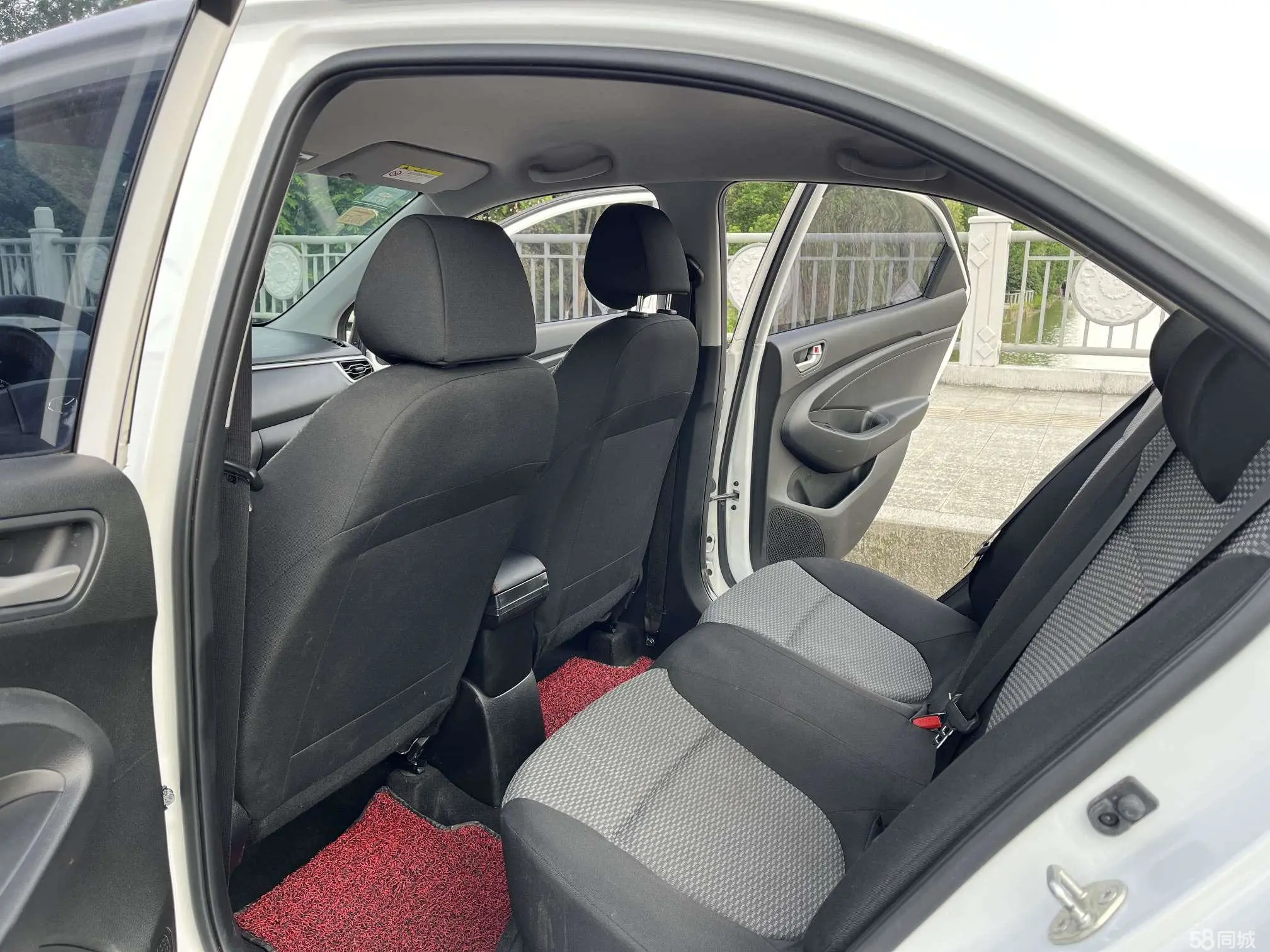 Hyundai Reina 2018 #9 Hyundai Reina 2018 car image #9